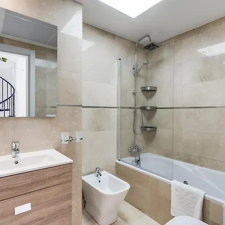 Apartment Cute On Calle Juan Herrera In Center